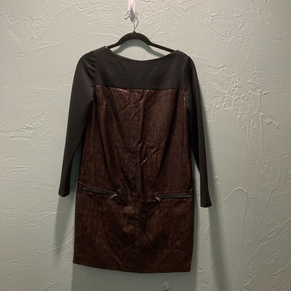 Maggy London Petites
Black & Brown
Front pockets - Picture 1 of 5